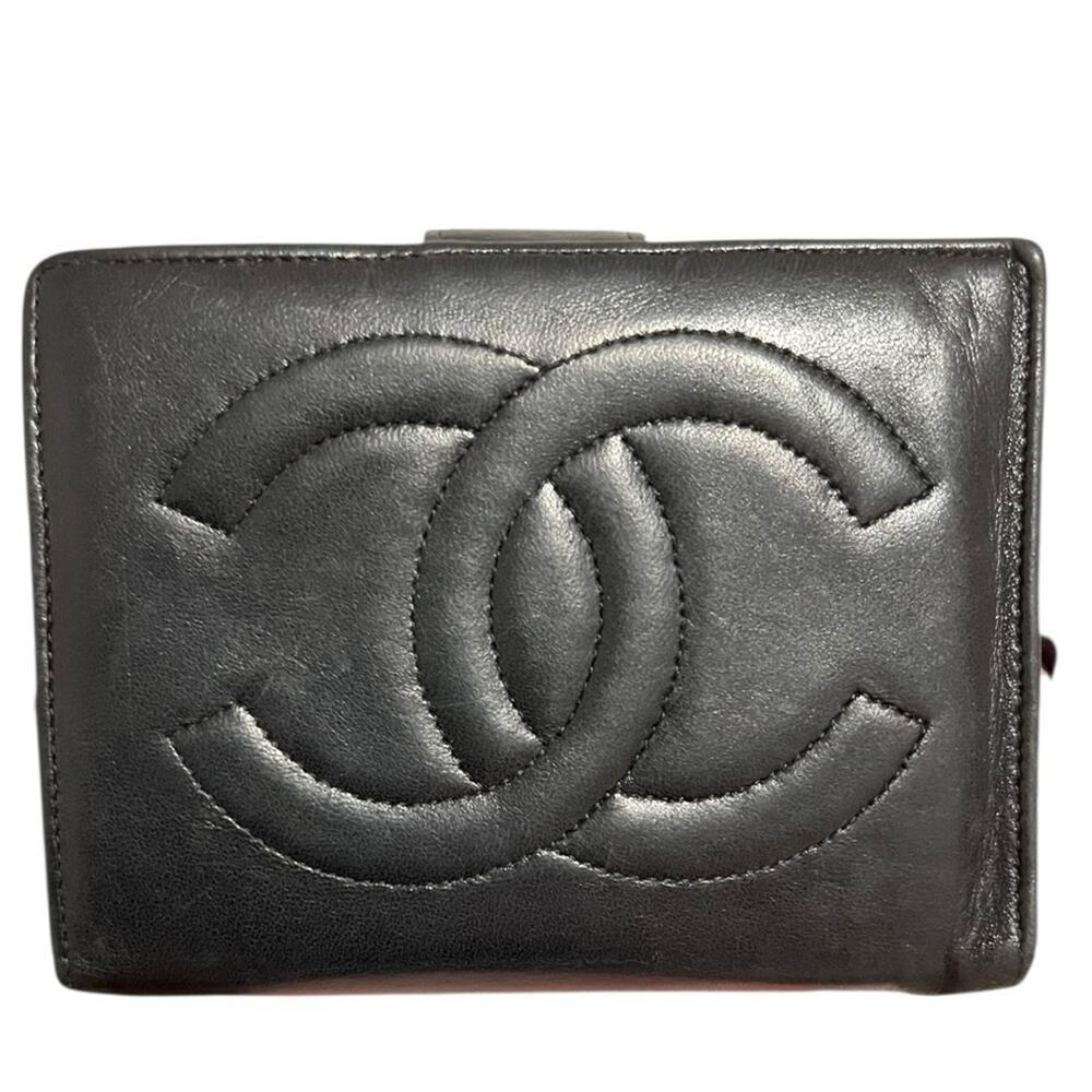 CHANEL Timeless CC Black Lambskin Kisslock Bifold Wallet
